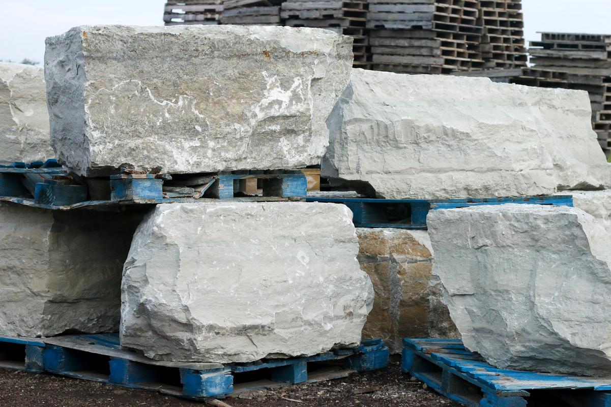 Canyon Stone LG Outcropping