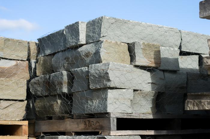 New York Bluestone Sawn Wall