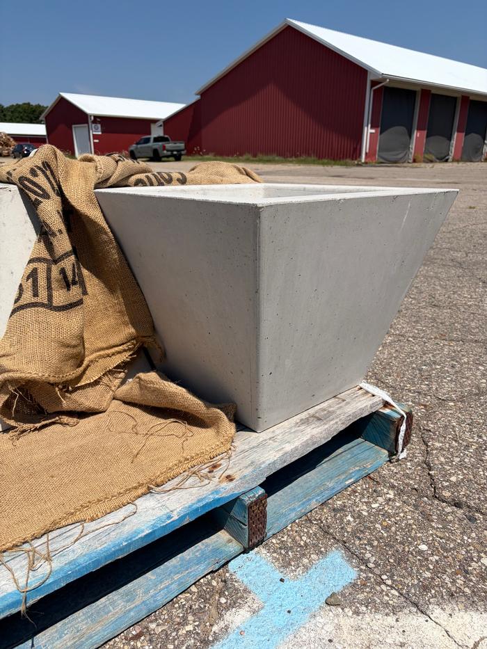Eds Flare Planter